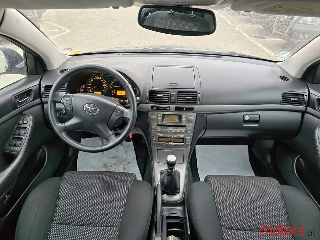 2007' Toyota Avensis photo #4