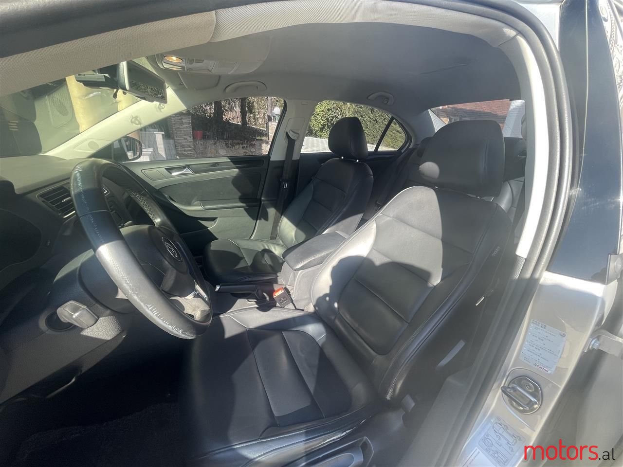 2011' Volkswagen Jetta photo #5