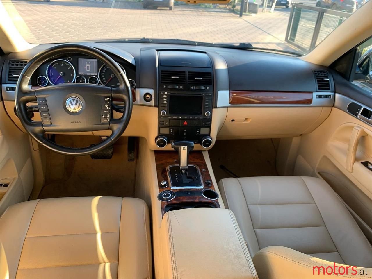 2007' Volkswagen Touareg photo #2