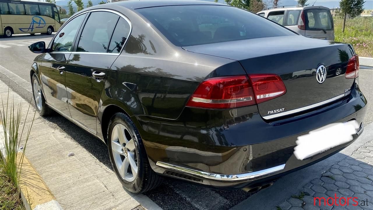 2013' Volkswagen Passat photo #5