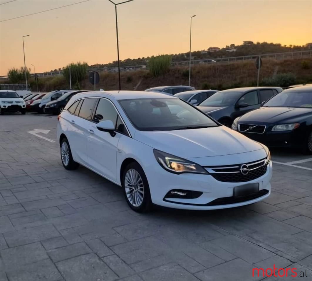 2017' Opel Astra photo #1