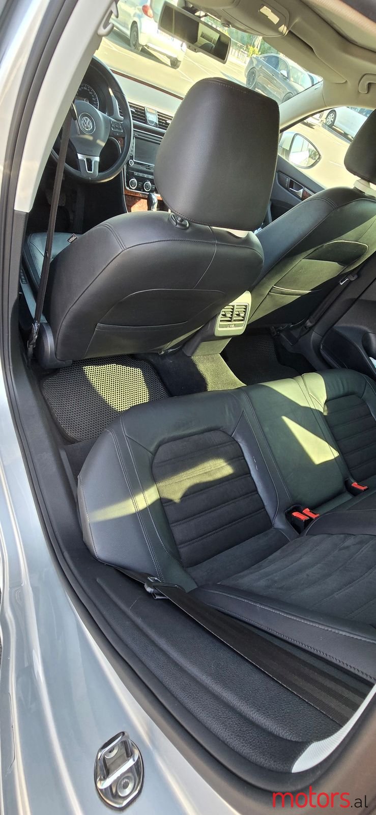 2013' Volkswagen Passat photo #2