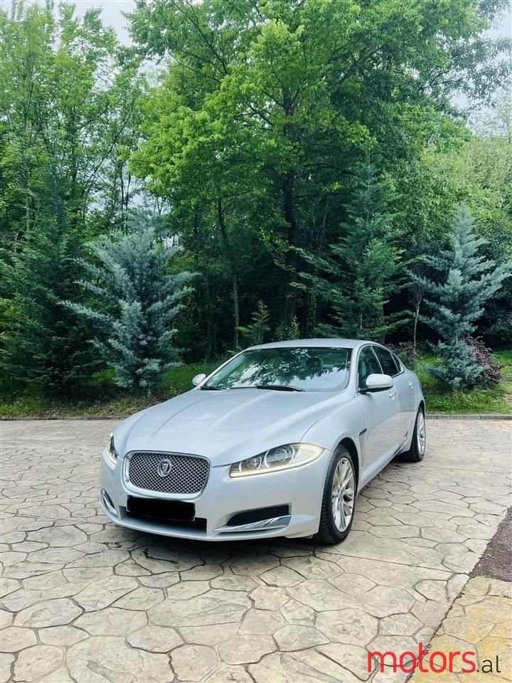 2012' Jaguar XF photo #2