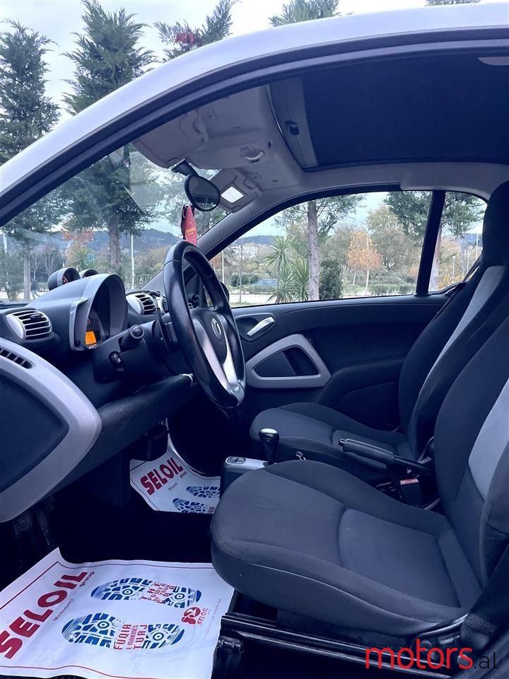 2010' Smart Fortwo photo #3