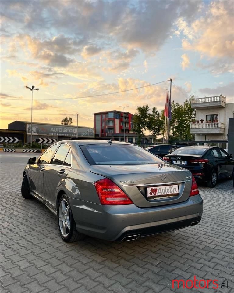 2010' Mercedes-Benz S 450 photo #3