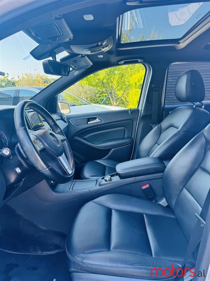 2012' Mercedes-Benz B 200 photo #3