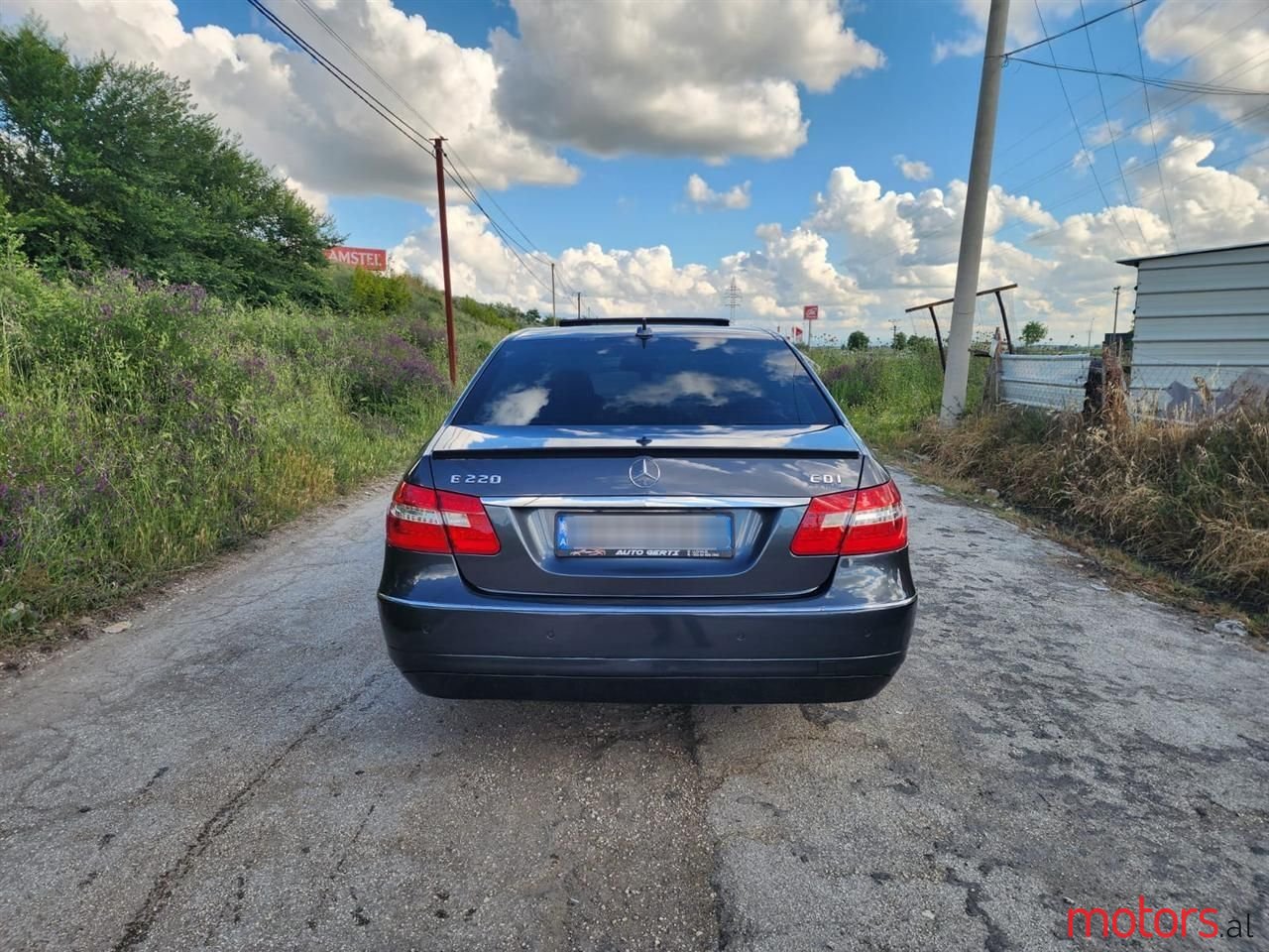 2011' Mercedes-Benz E 220 photo #4