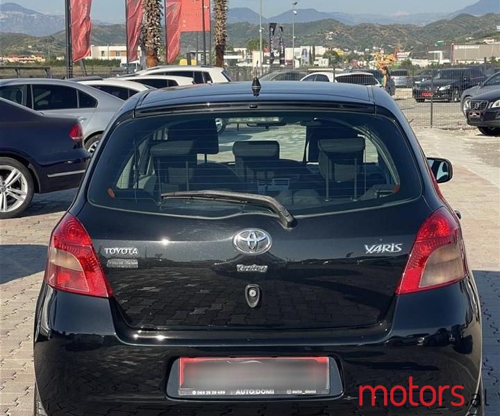 2007' Toyota Yaris photo #3