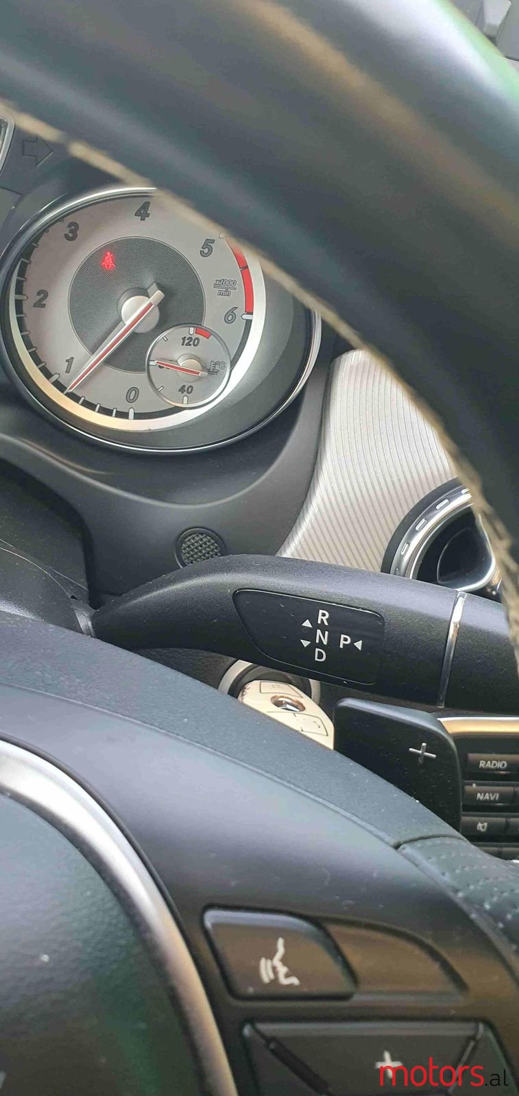 2015' Mercedes-Benz GLA 200 photo #6