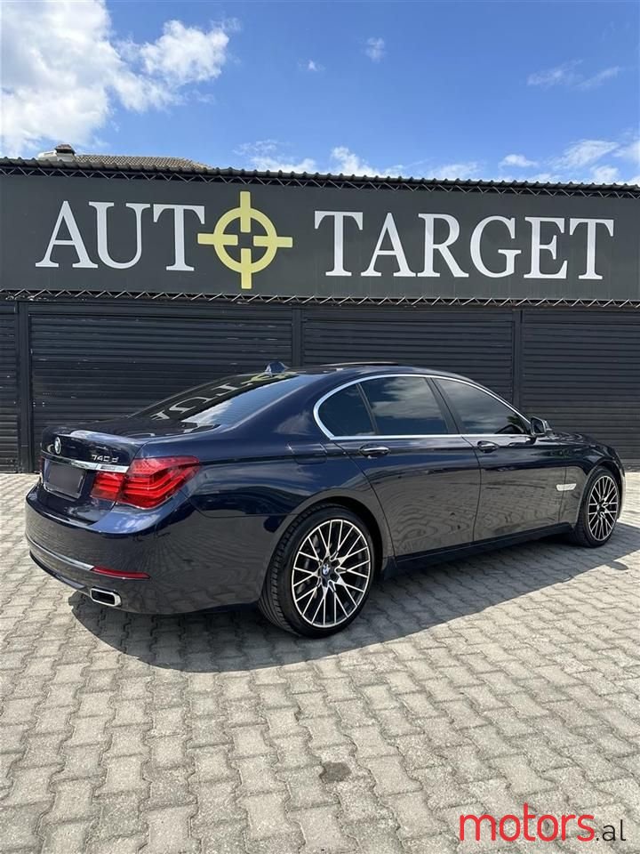 2013' BMW 740 photo #4