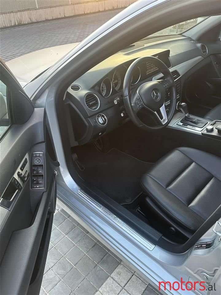 2013' Mercedes-Benz C 220 photo #2