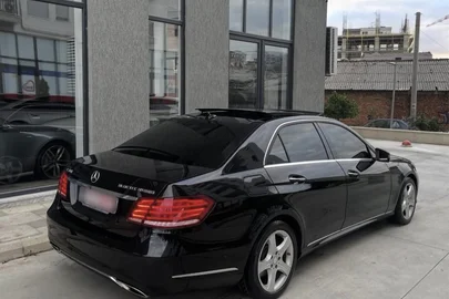 2013' Mercedes-Benz E 300