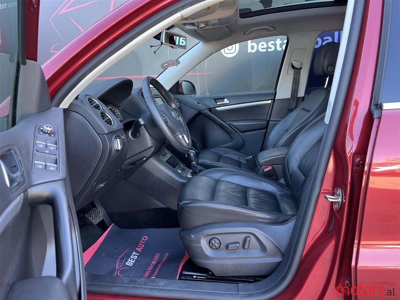 2014' Volkswagen Tiguan photo #6