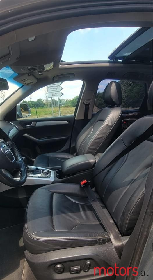 2010' Audi Q5 photo #4