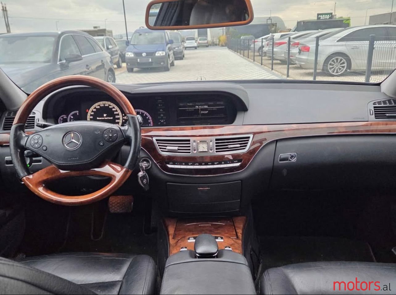 2010' Mercedes-Benz 350 photo #6