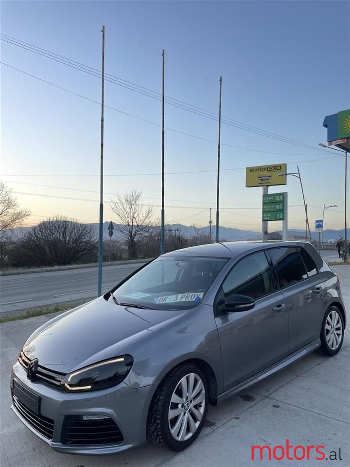 2011' Volkswagen Golf photo #6