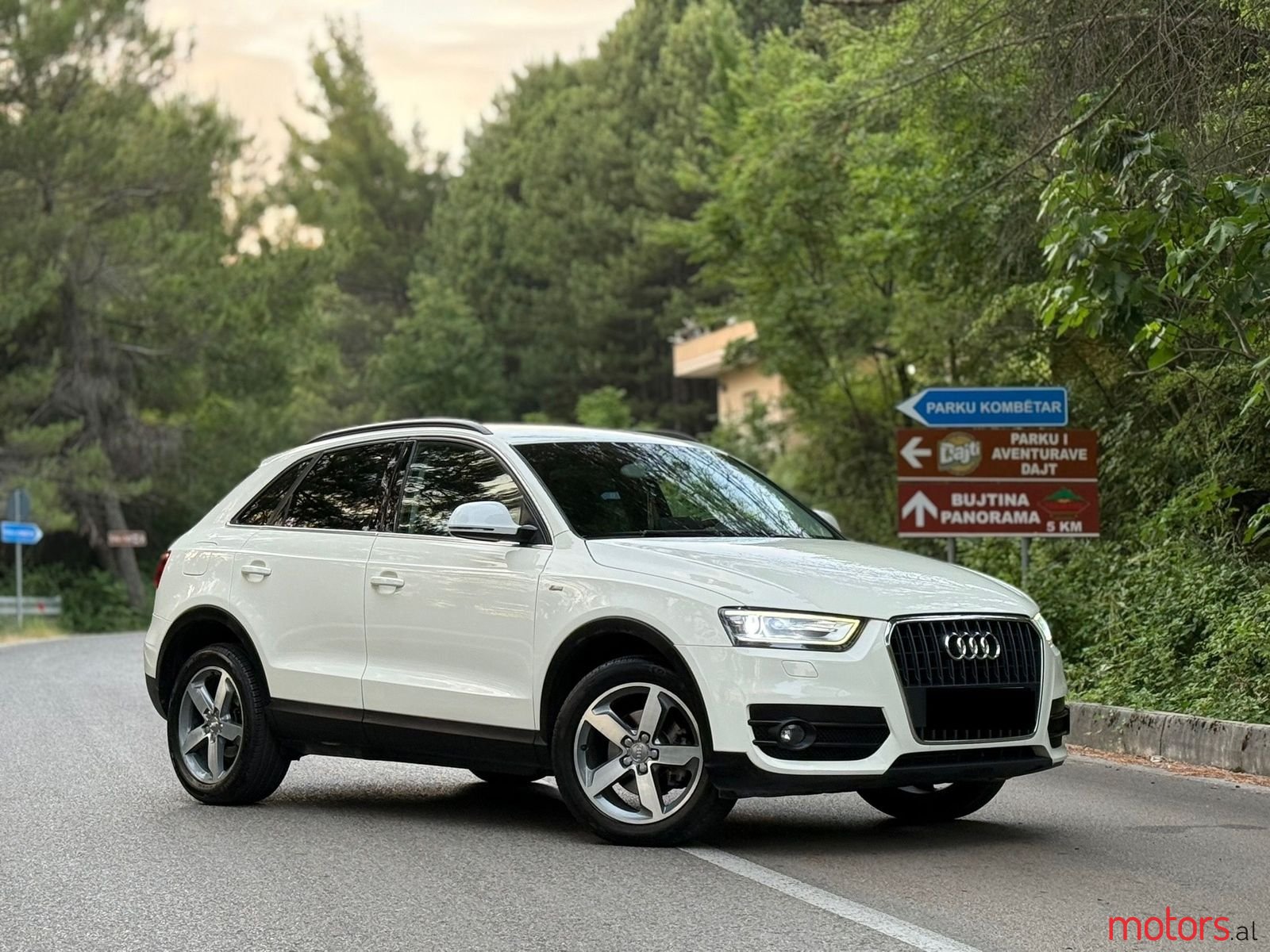 2013' Audi Q3 photo #5