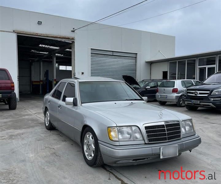 1995' Mercedes-Benz 320 photo #2