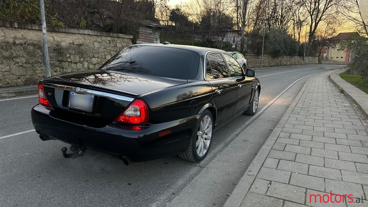 2007' Jaguar XJ photo #4