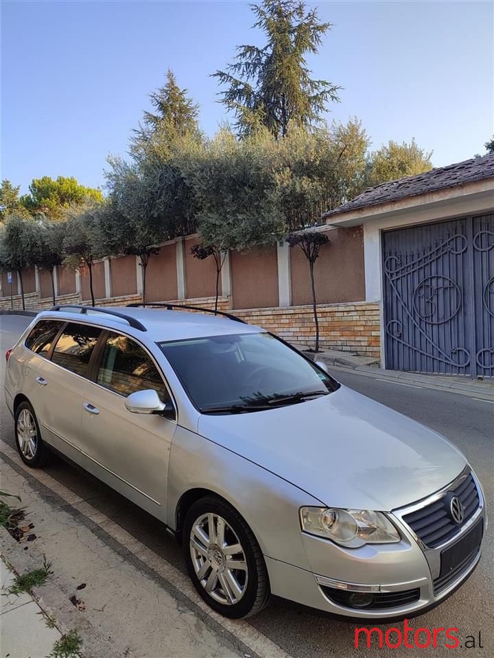 2007' Volkswagen Passat photo #2