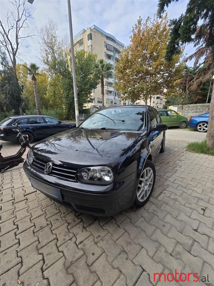 2001' Volkswagen Golf photo #1