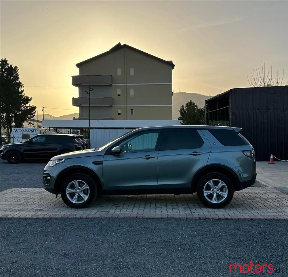 2016' Land Rover Discovery Sport photo #3