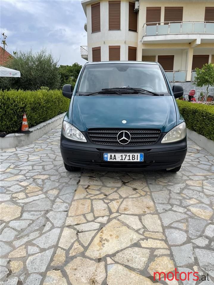 2005' Mercedes-Benz 220 photo #4