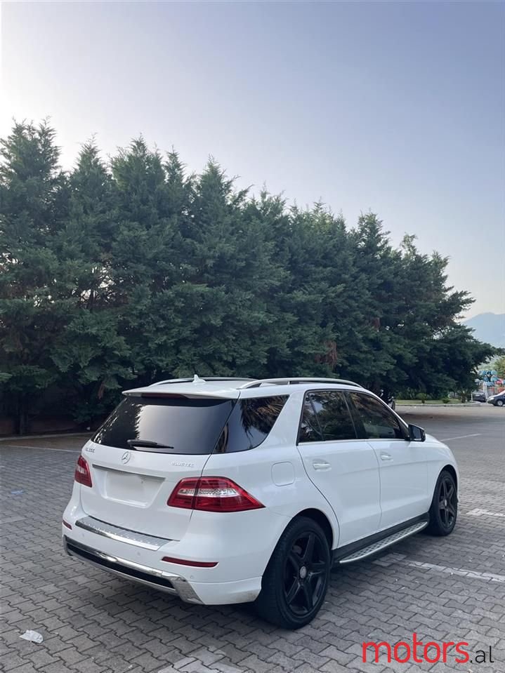 2015' Mercedes-Benz 350 photo #6