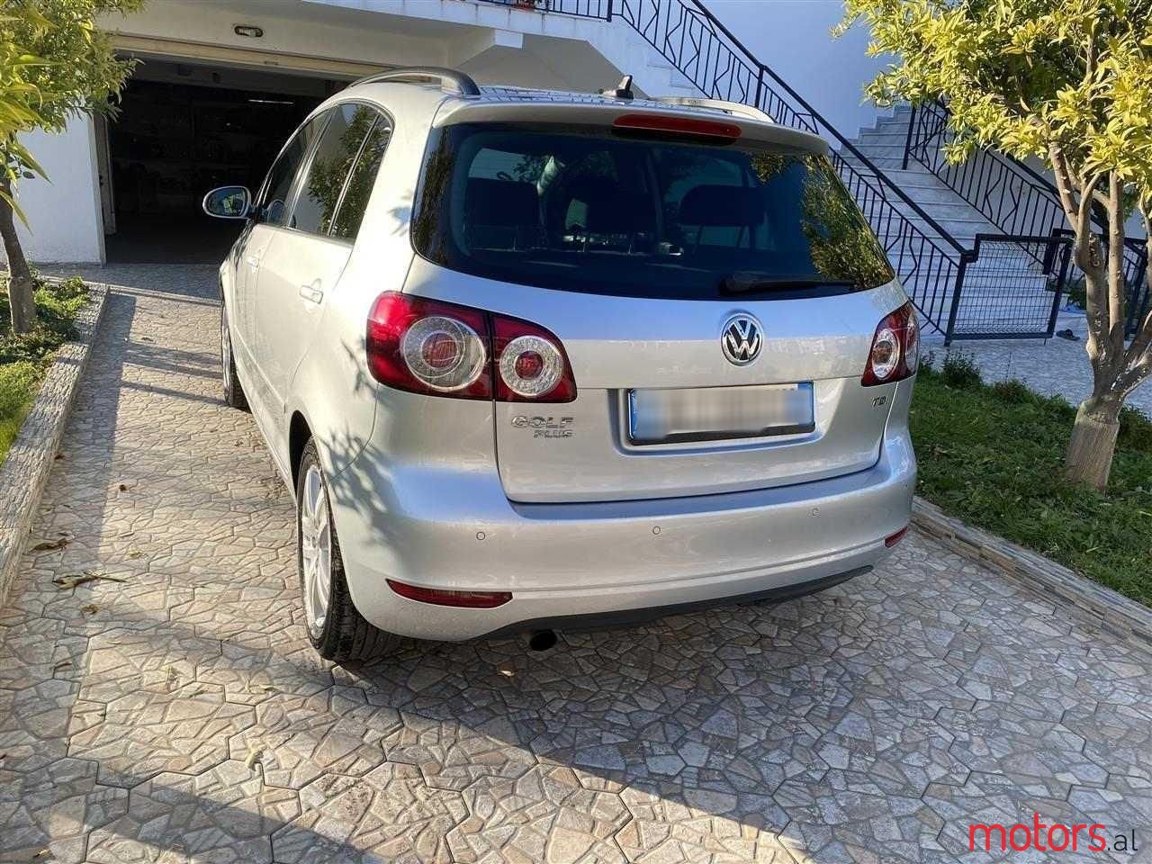 2011' Volkswagen Golf Plus photo #4