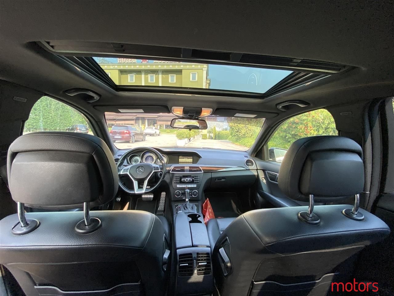 2012' Mercedes-Benz C 250 photo #3