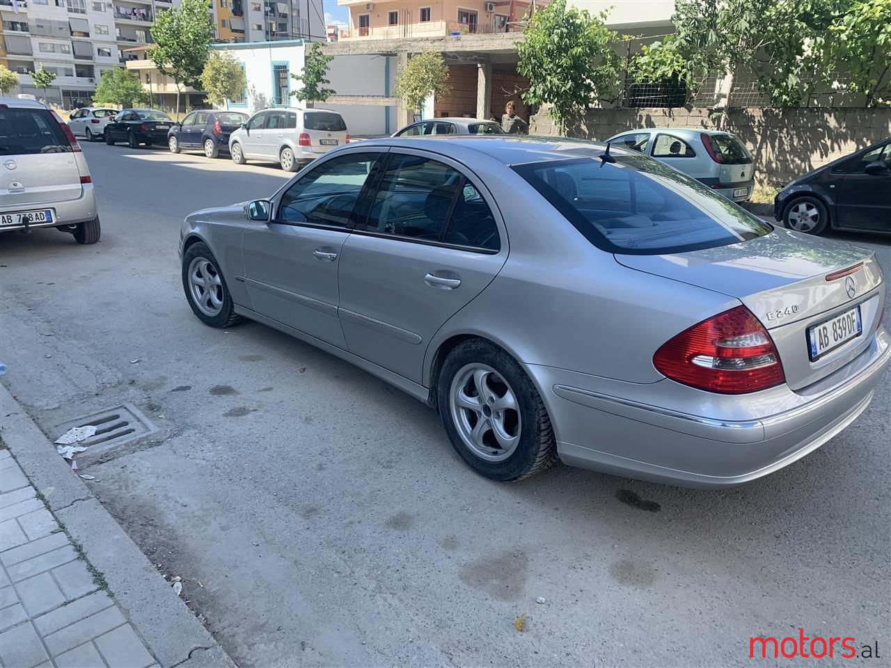 2004' Mercedes-Benz E 240 photo #3