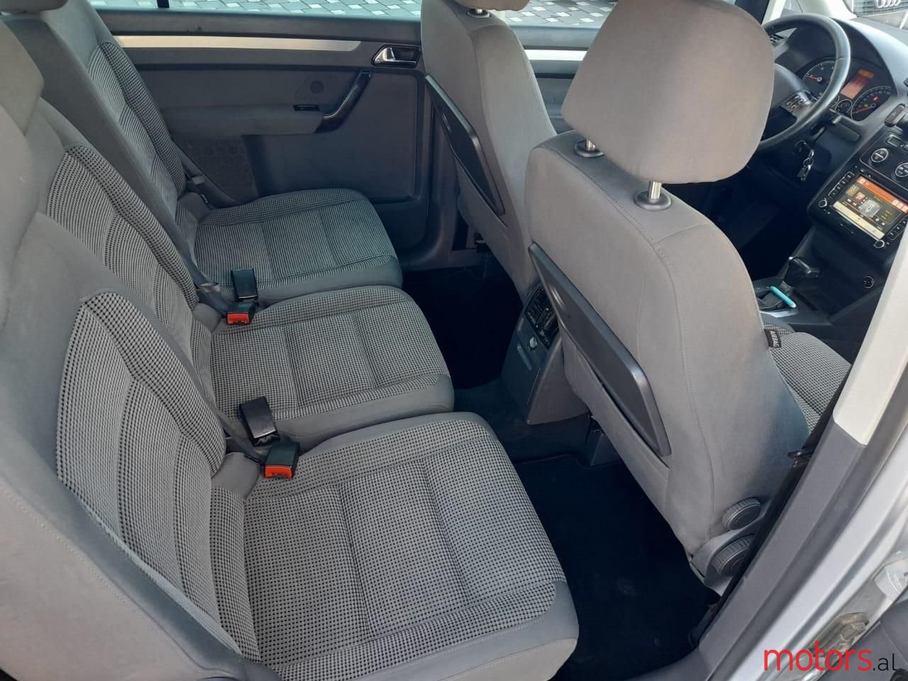 2006' Volkswagen Touran photo #4