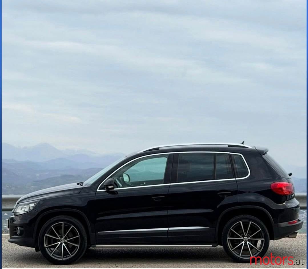 2014' Volkswagen Tiguan photo #3