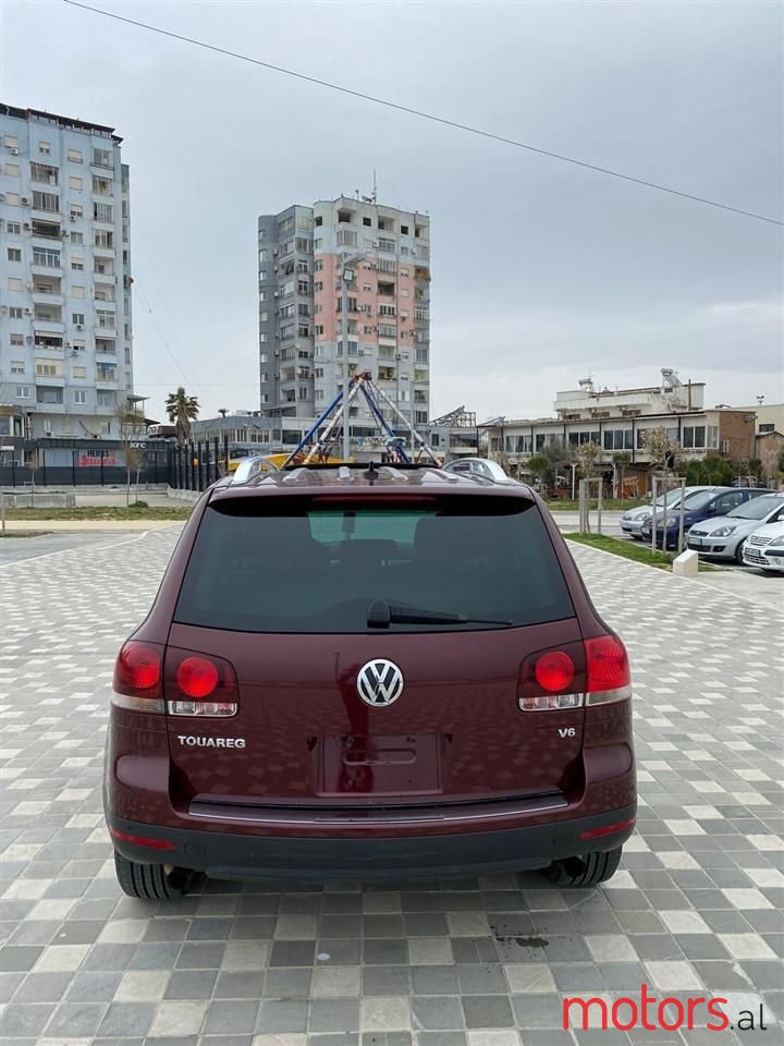 2009' Volkswagen Touareg photo #2