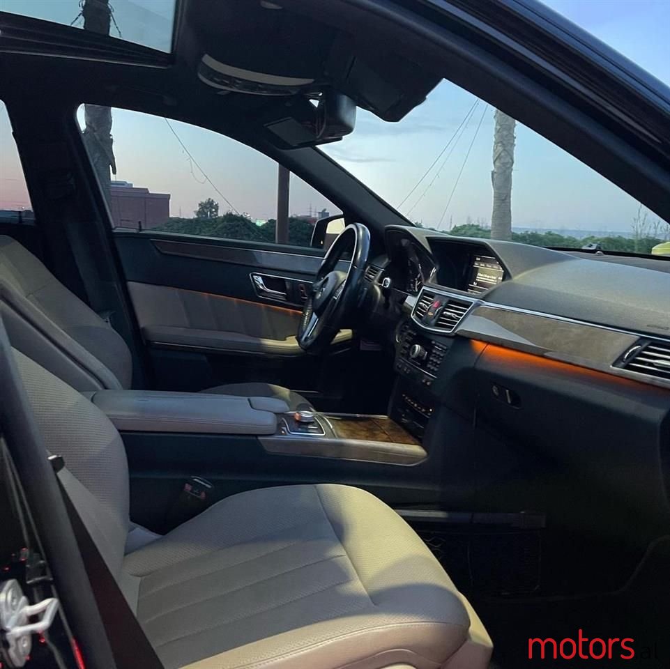 2011' Mercedes-Benz E 55 AMG photo #3