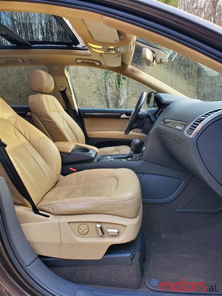 2010' Audi Q7 photo #4