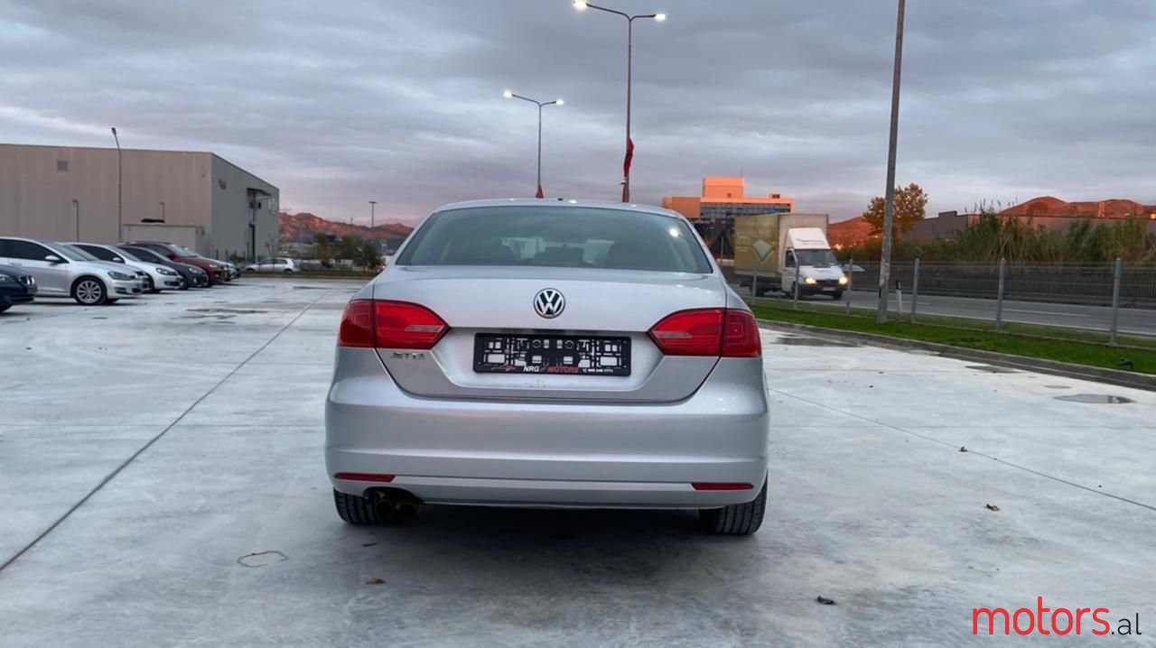 2011' Volkswagen Jetta photo #6