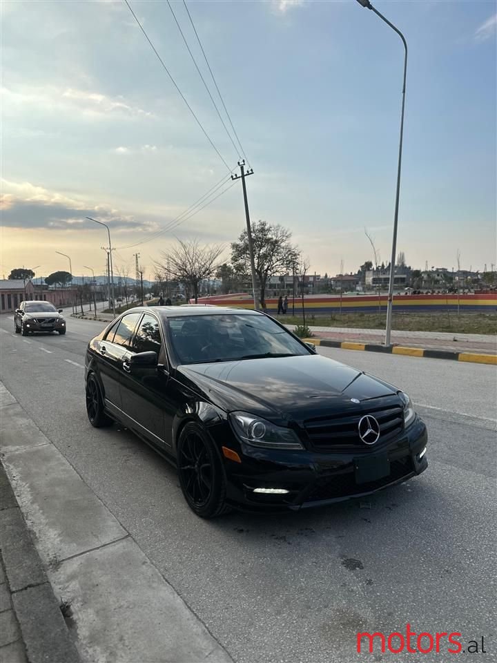 2012' Mercedes-Benz C 300 photo #1