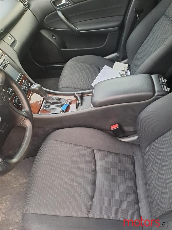 2006' Mercedes-Benz C 220 photo #2
