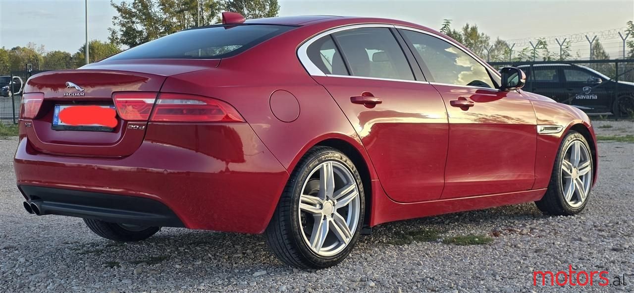 2019' Jaguar XE photo #4