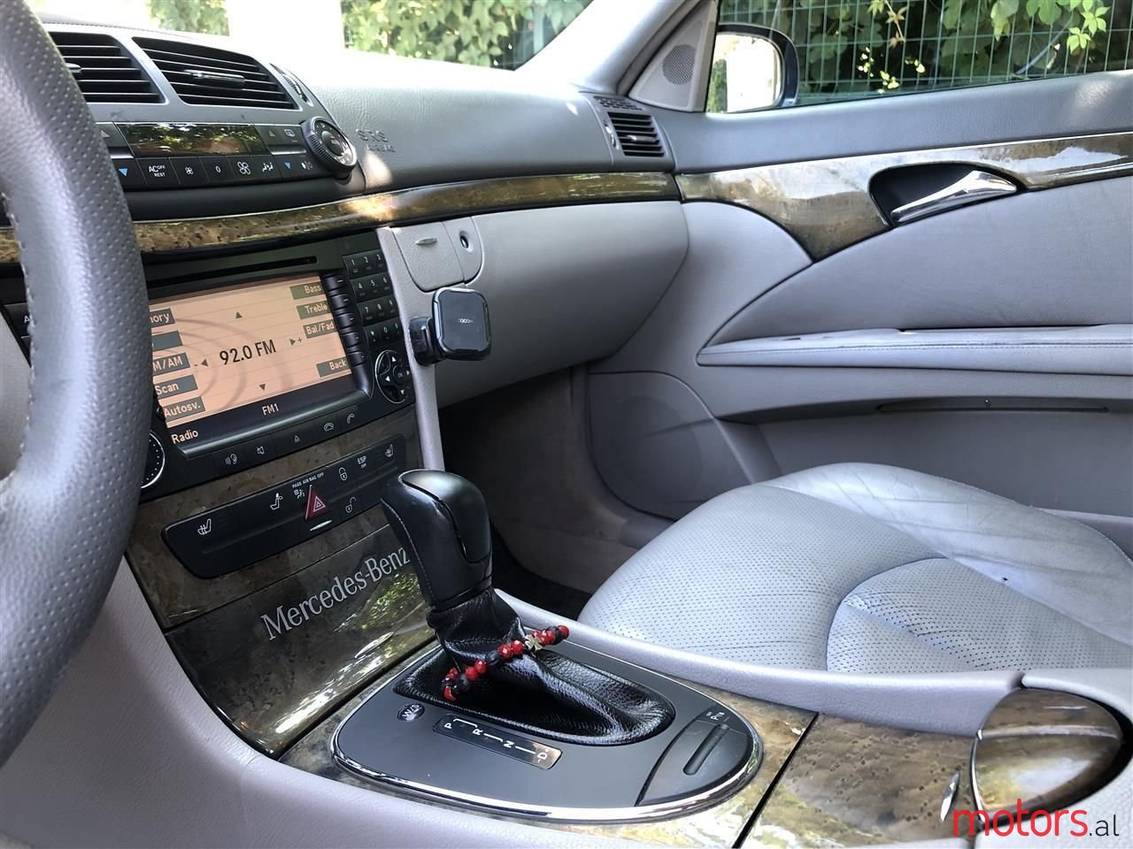 2004' Mercedes-Benz E 270 photo #2