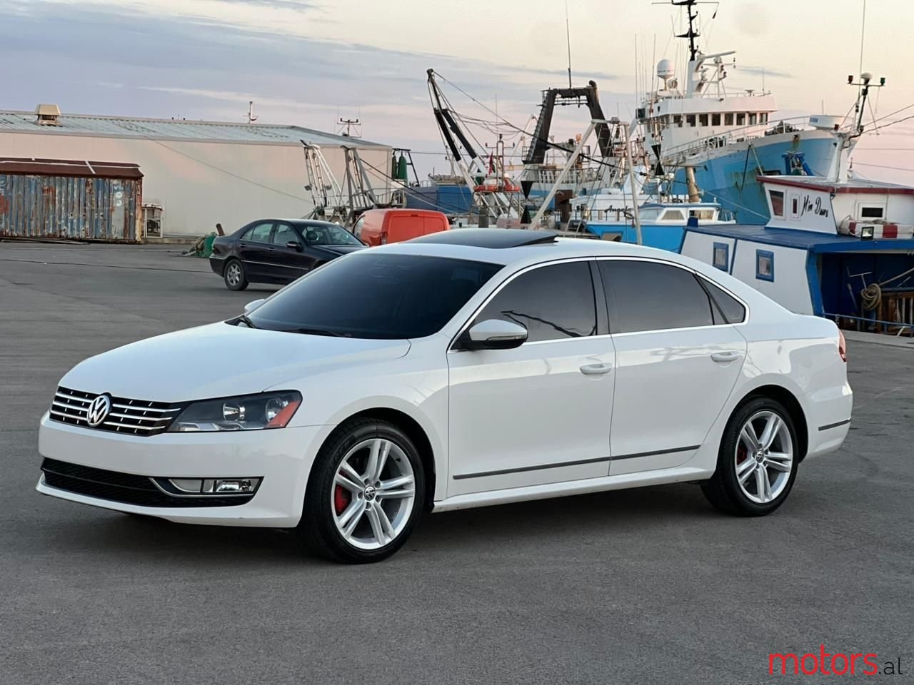 2012' Volkswagen Passat photo #2
