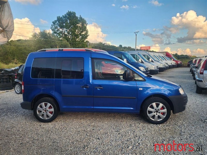 2010' Volkswagen Caddy photo #2