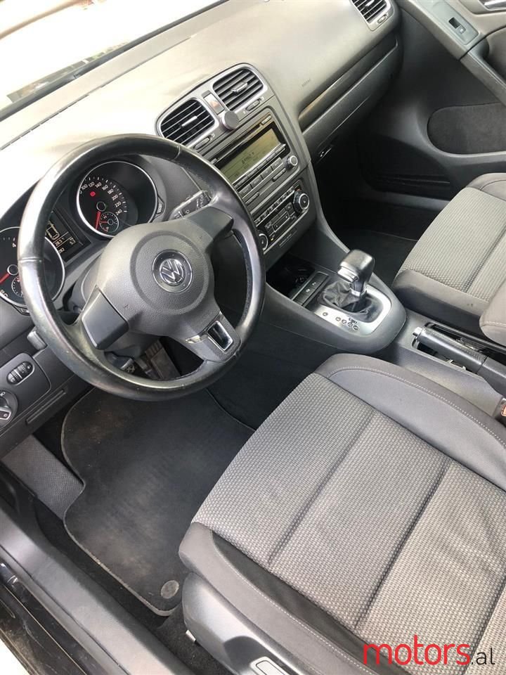 2010' Volkswagen Golf photo #5