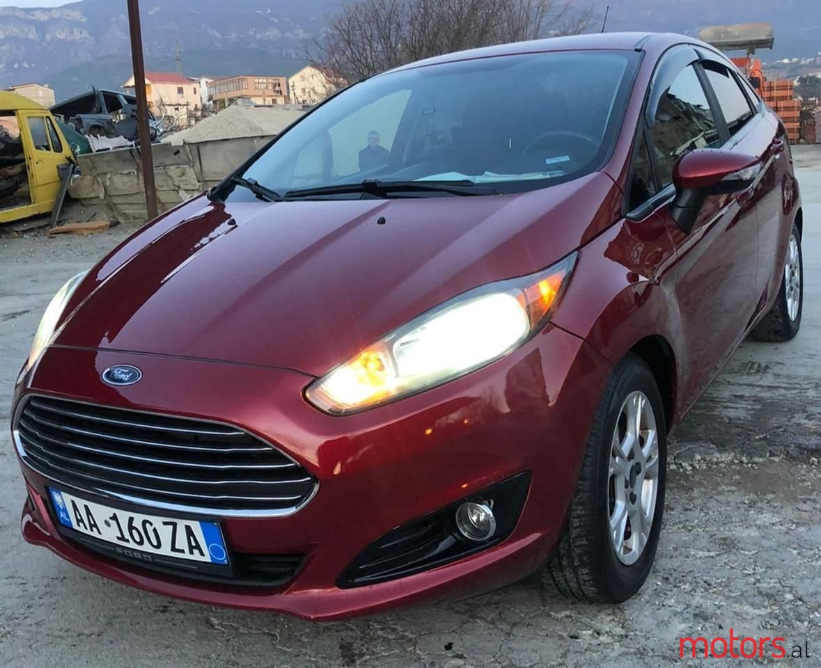 2015' Ford Fiesta photo #2