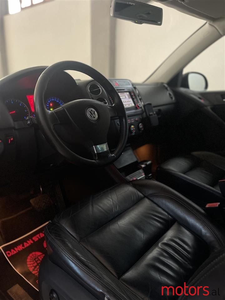 2008' Volkswagen Tiguan photo #6