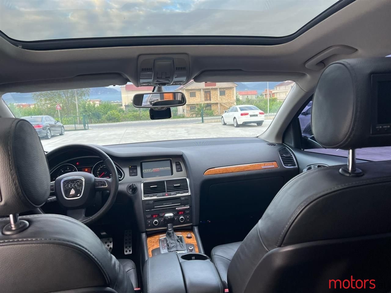 2011' Audi Q7 photo #5