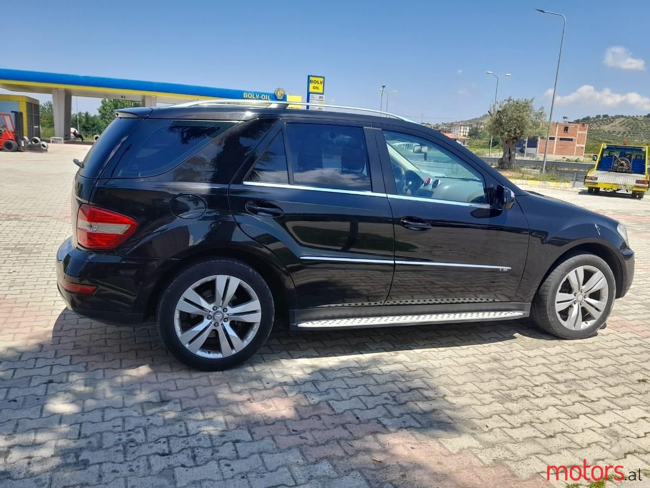 2011' Mercedes-Benz ML 350 photo #3