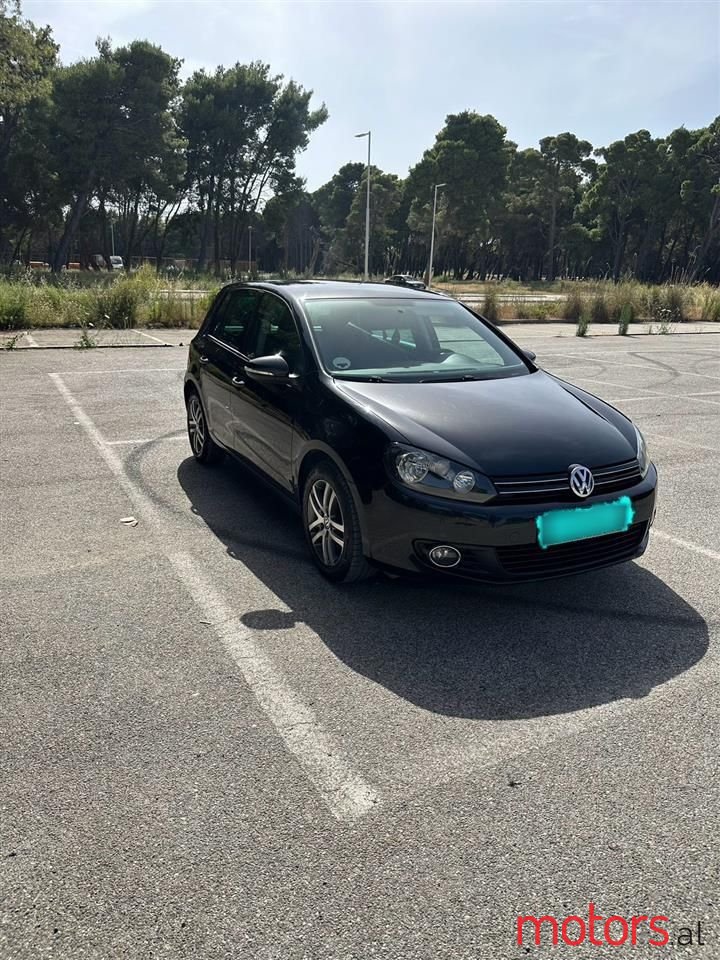 2009' Volkswagen Golf photo #5