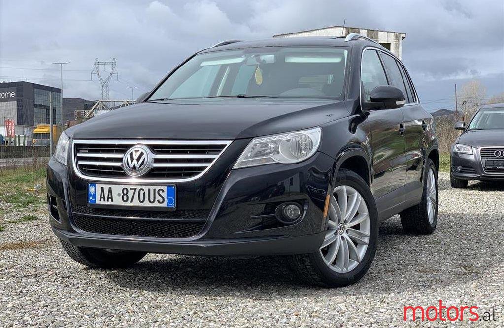 2010' Volkswagen Tiguan photo #1